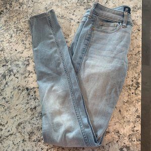 Hollister Skinny Jeans Size 00R